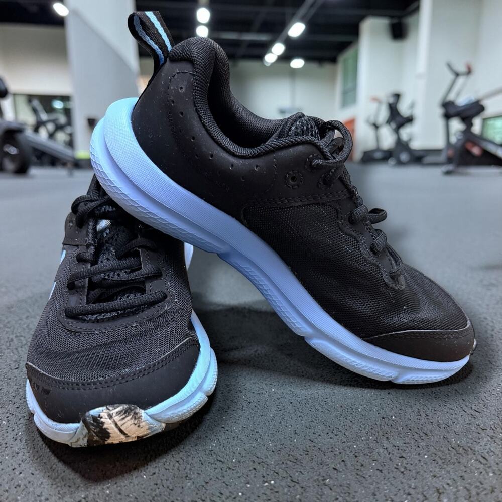 Under Armour Kids' Assert 10 Running Sneakers Size Youth 5.5 EUC